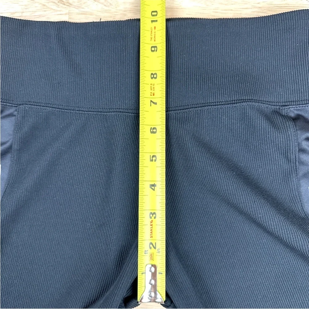 NIKE AIR Shorts Womens Small Black Poly Stretch Tight Athletic Fit DB3826-010